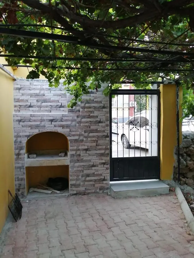 Apartment A New Nice House With Garden In City Center Antalya