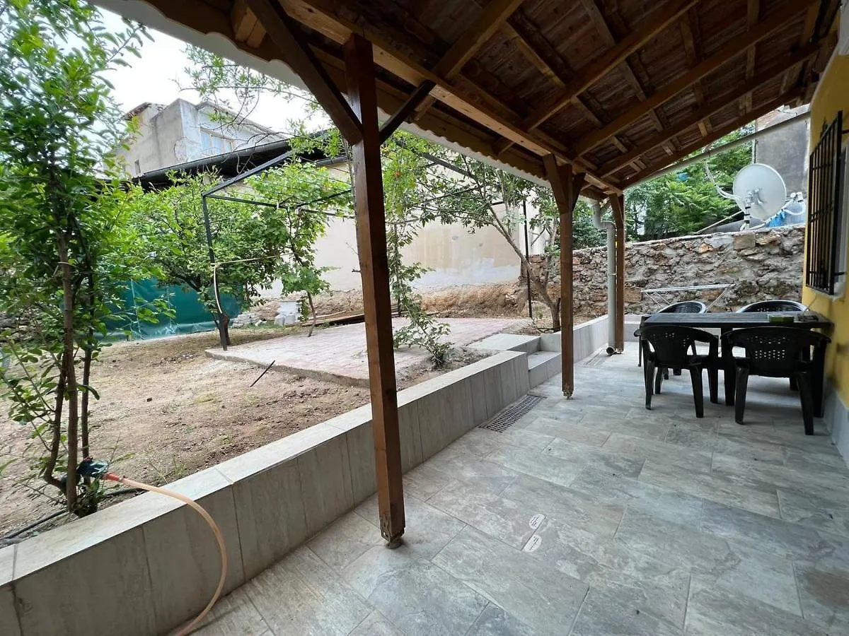 A New Nice House With Garden In City Center Antalya Apartment